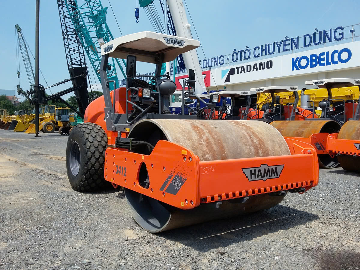 Lu rung 1 bánh thép Hamm HC3412 sản xuất tại Đức