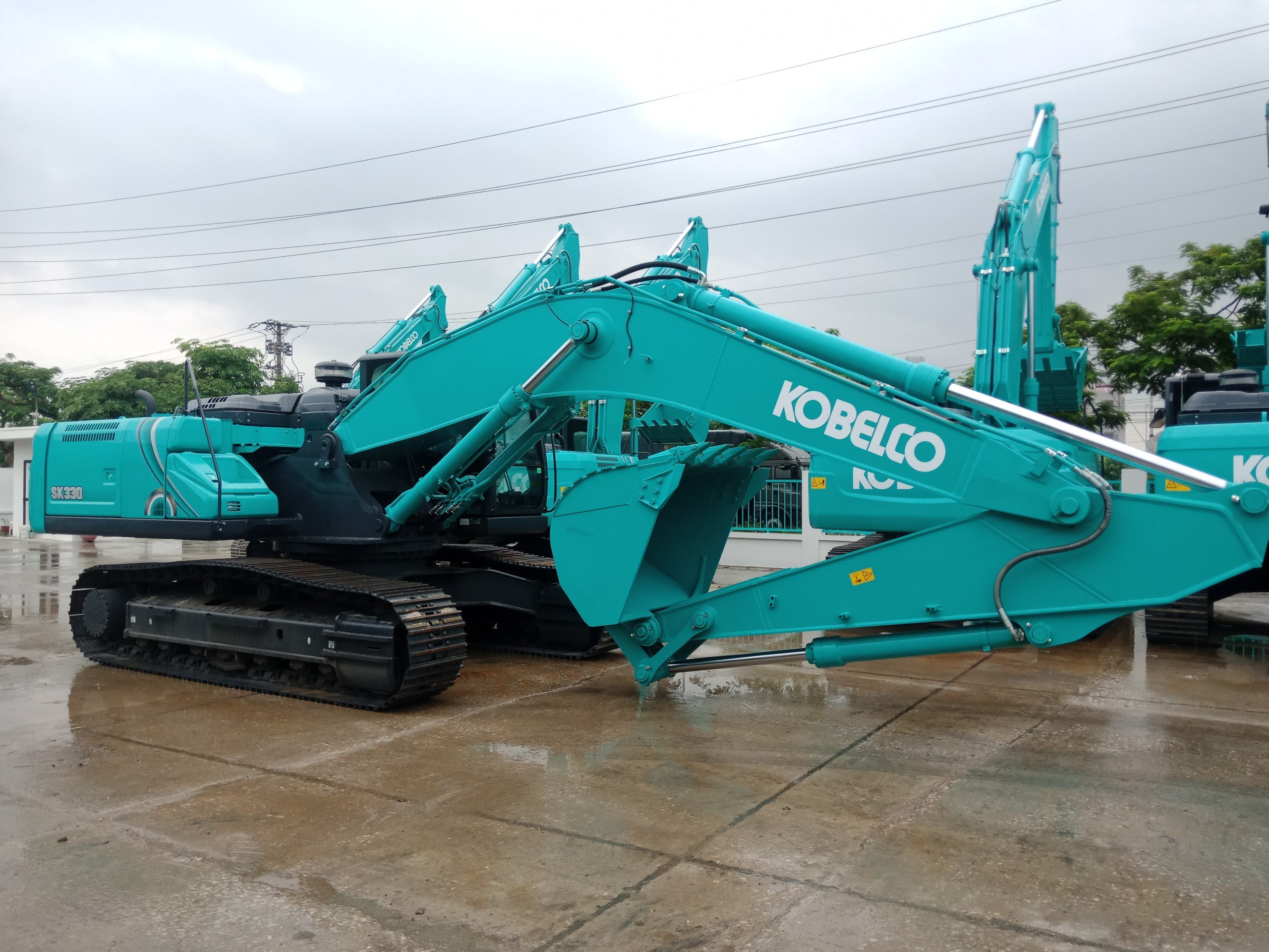 Máy xúc Kobelco SK330-10 mới 100%