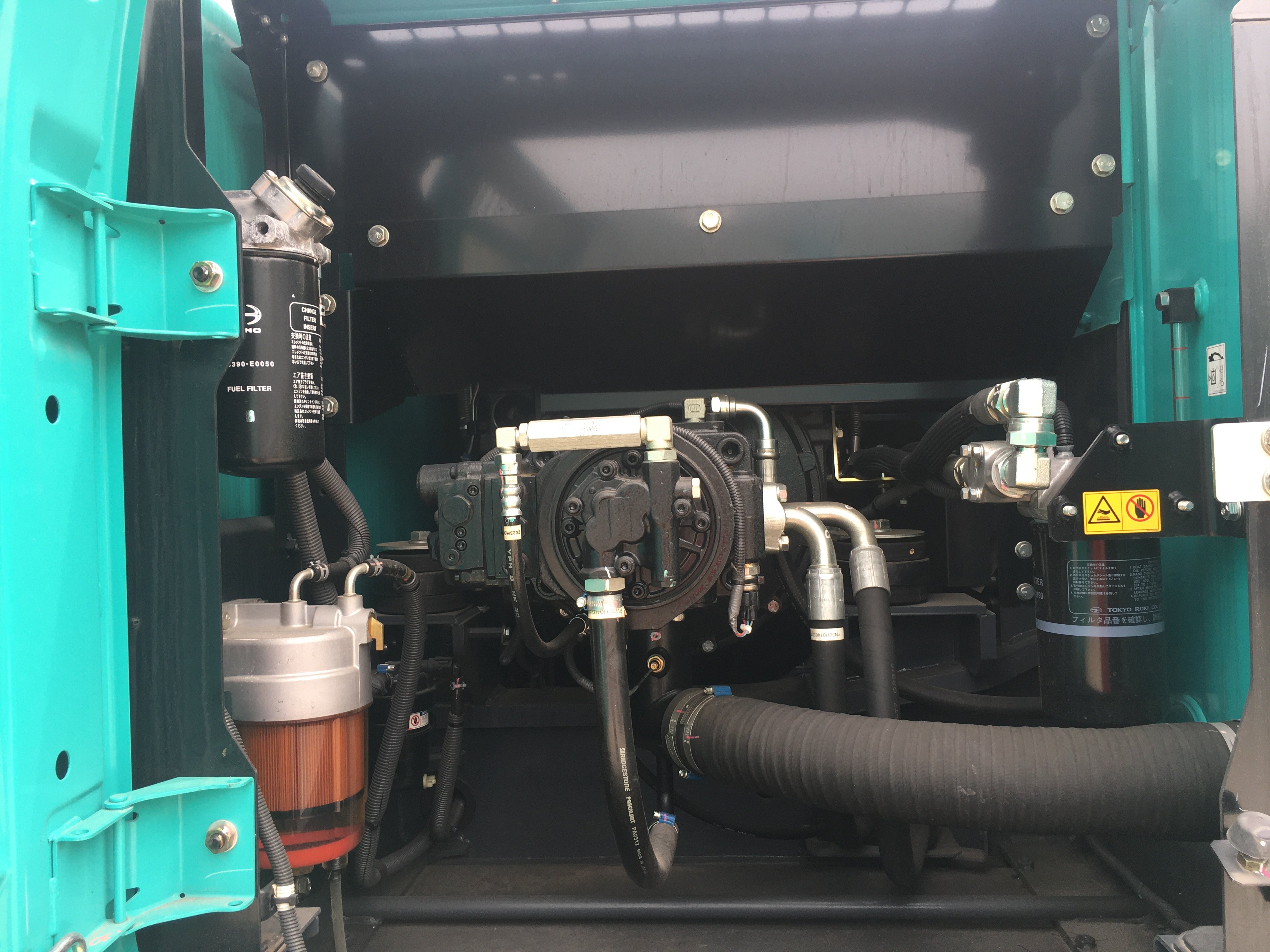 Bơm thủy lực máy xúc đào Kobelco sk200-10 mới 100%