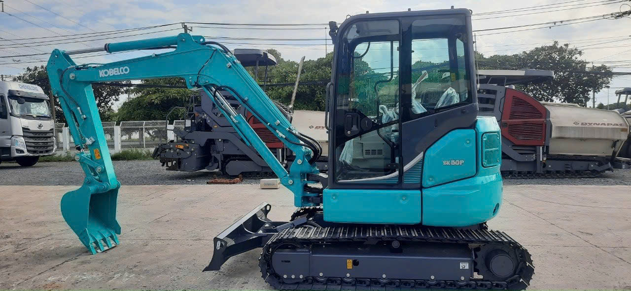Máy xúc Kobelco SK50P-6 chính hãng Kobelco Nhật Bản, thiết kế nhỏ gọn, tiết kiệm nhiên liệu, phù hợp công trình dân dụng và đô thị.