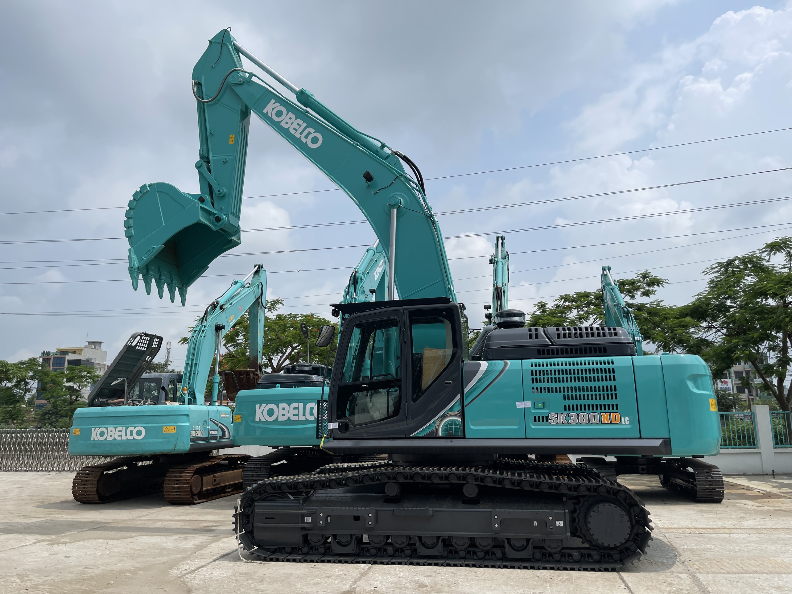 Máy xúc Kobelco SK380XDLC-10 Mới 100%