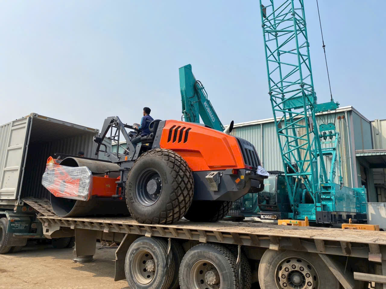 Lu rung 1 bánh thép 11 tấn HAMM HC119