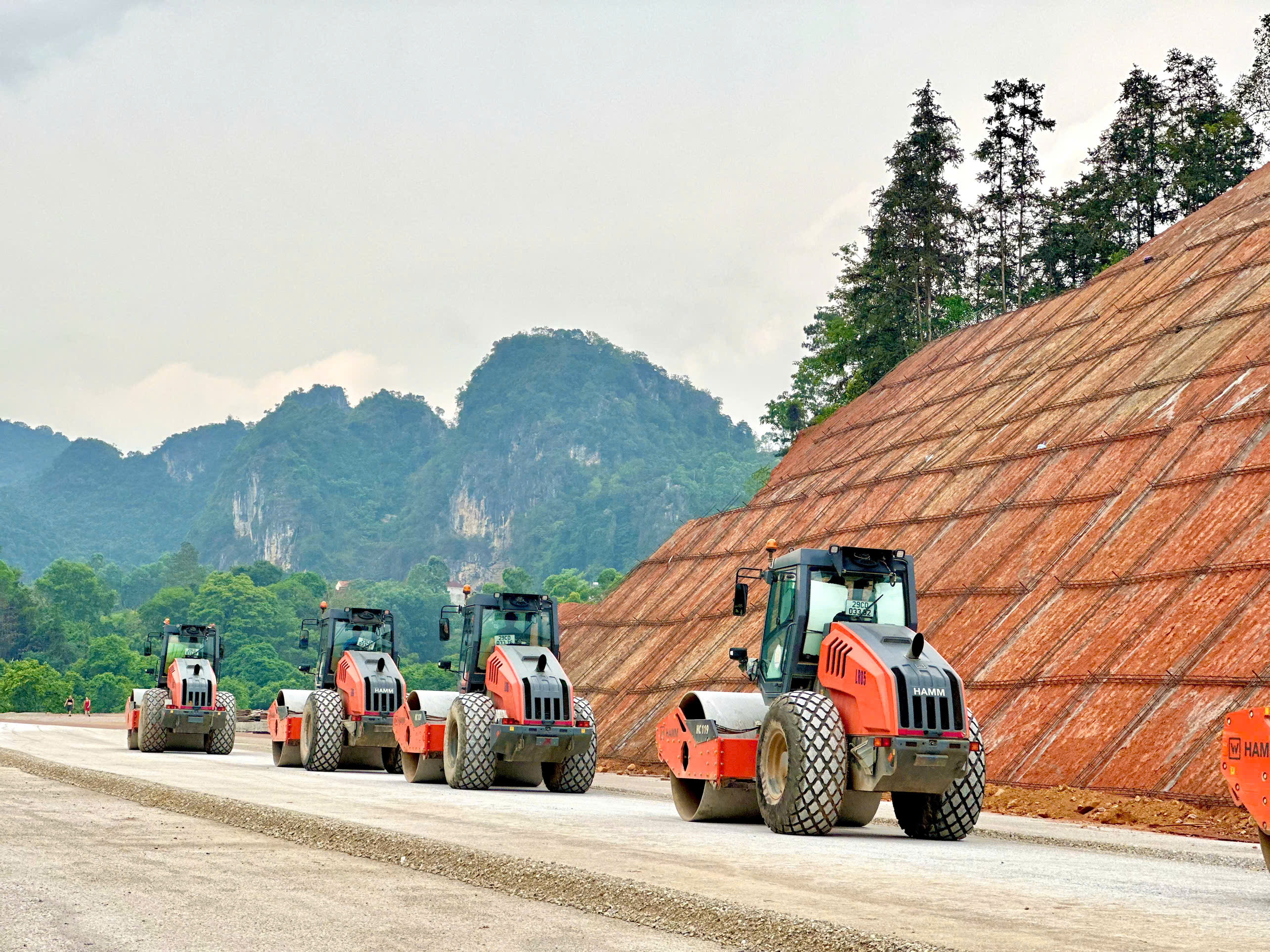 Giá lu HAMM mới HC119 và HC129