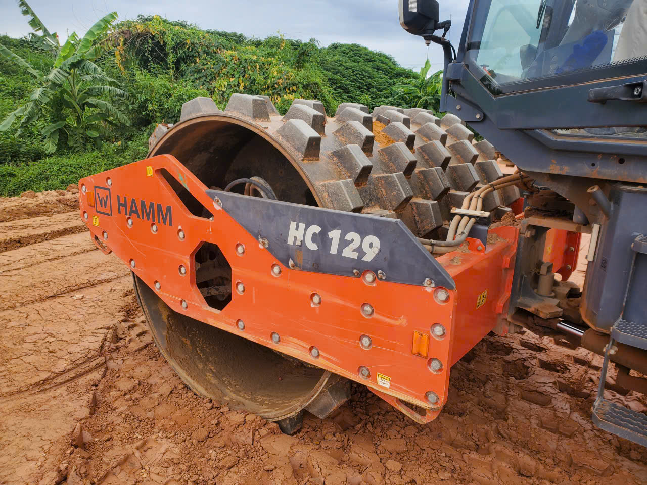 Lu rung 1 bánh thép đầm nền đất và cấp phối