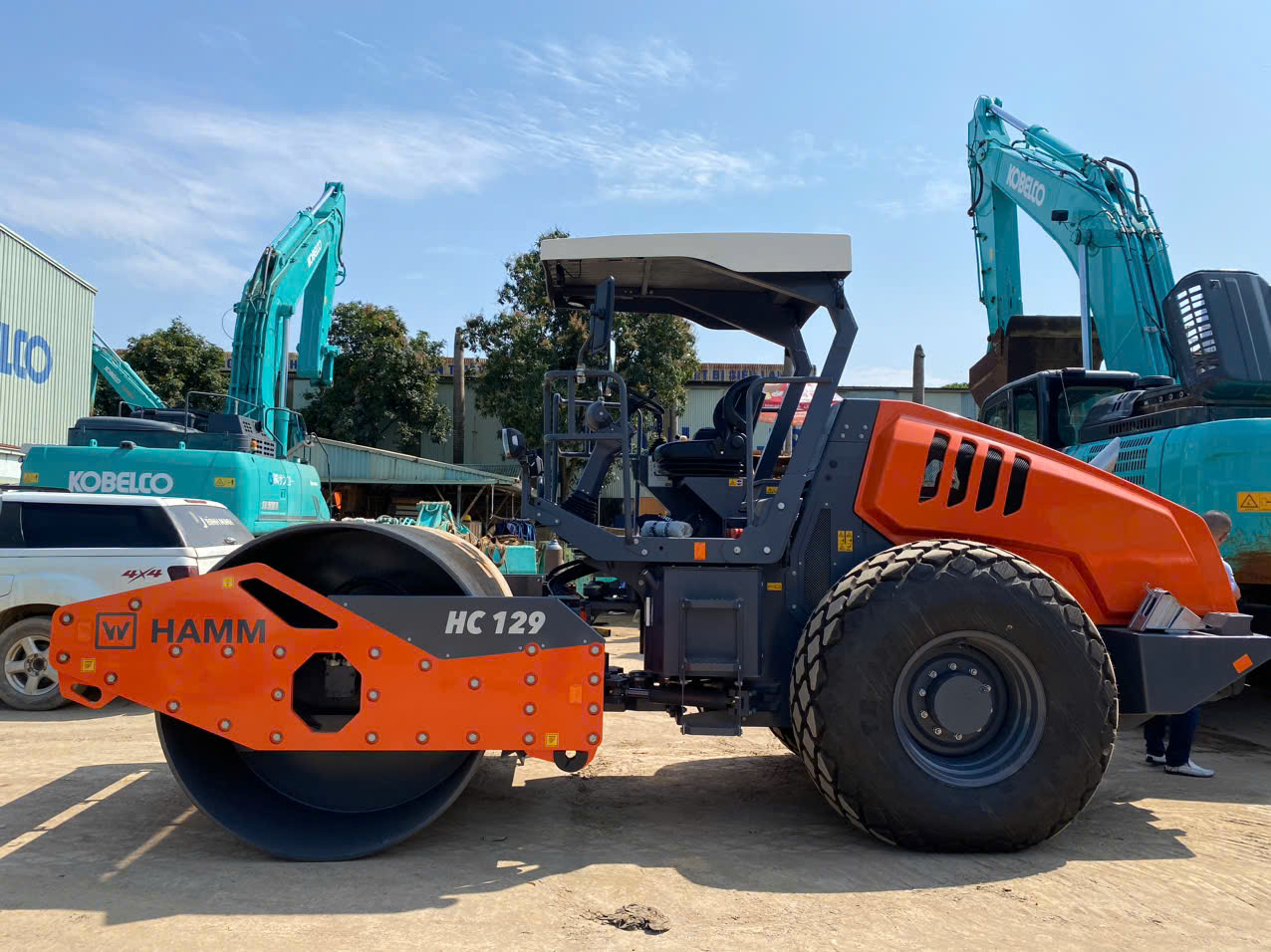 tải trọng trống lu rung HAMM HC129 250 kN