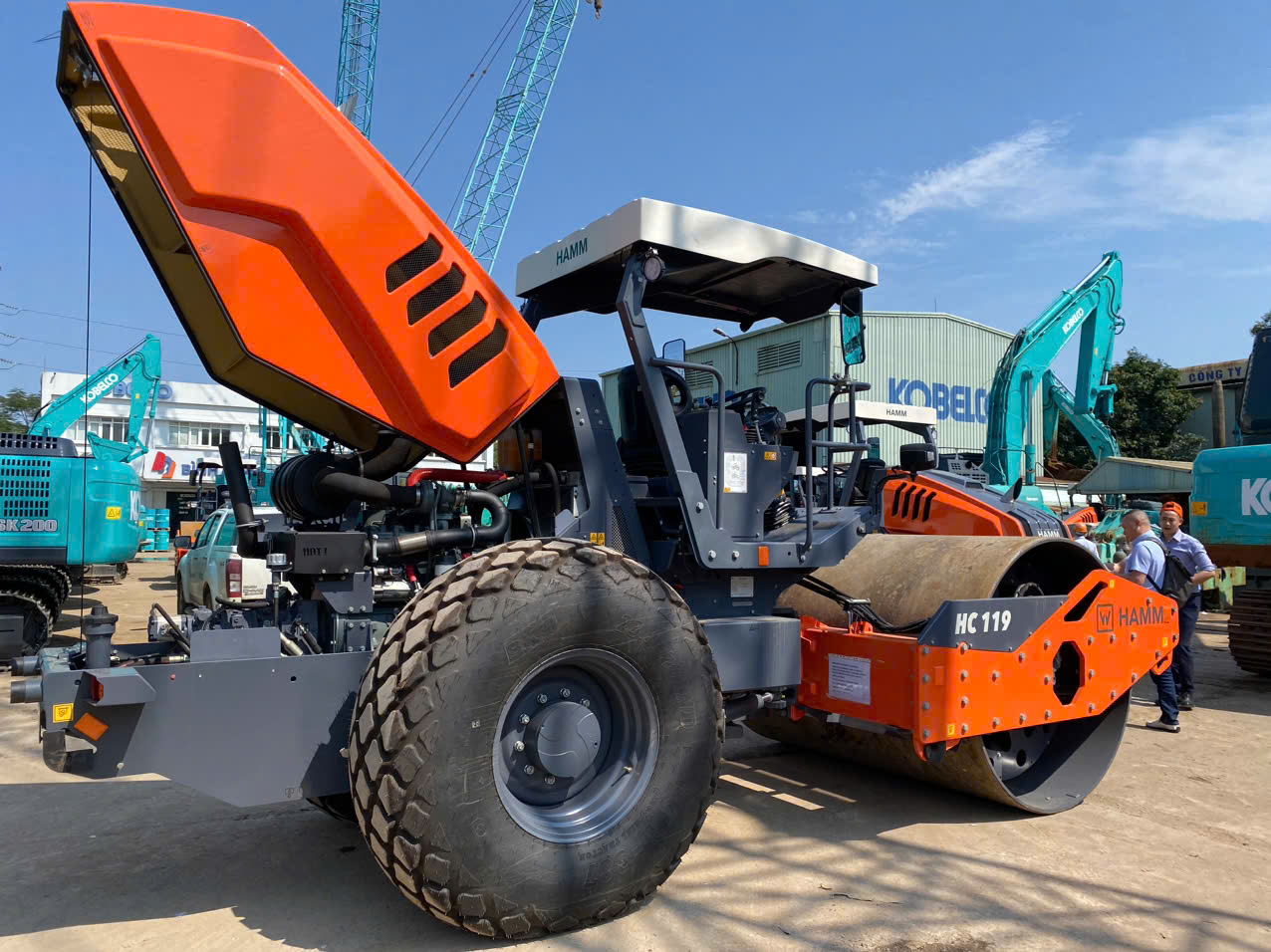 Giá xe lu mới HAMM HC119 HC129 năm 2026