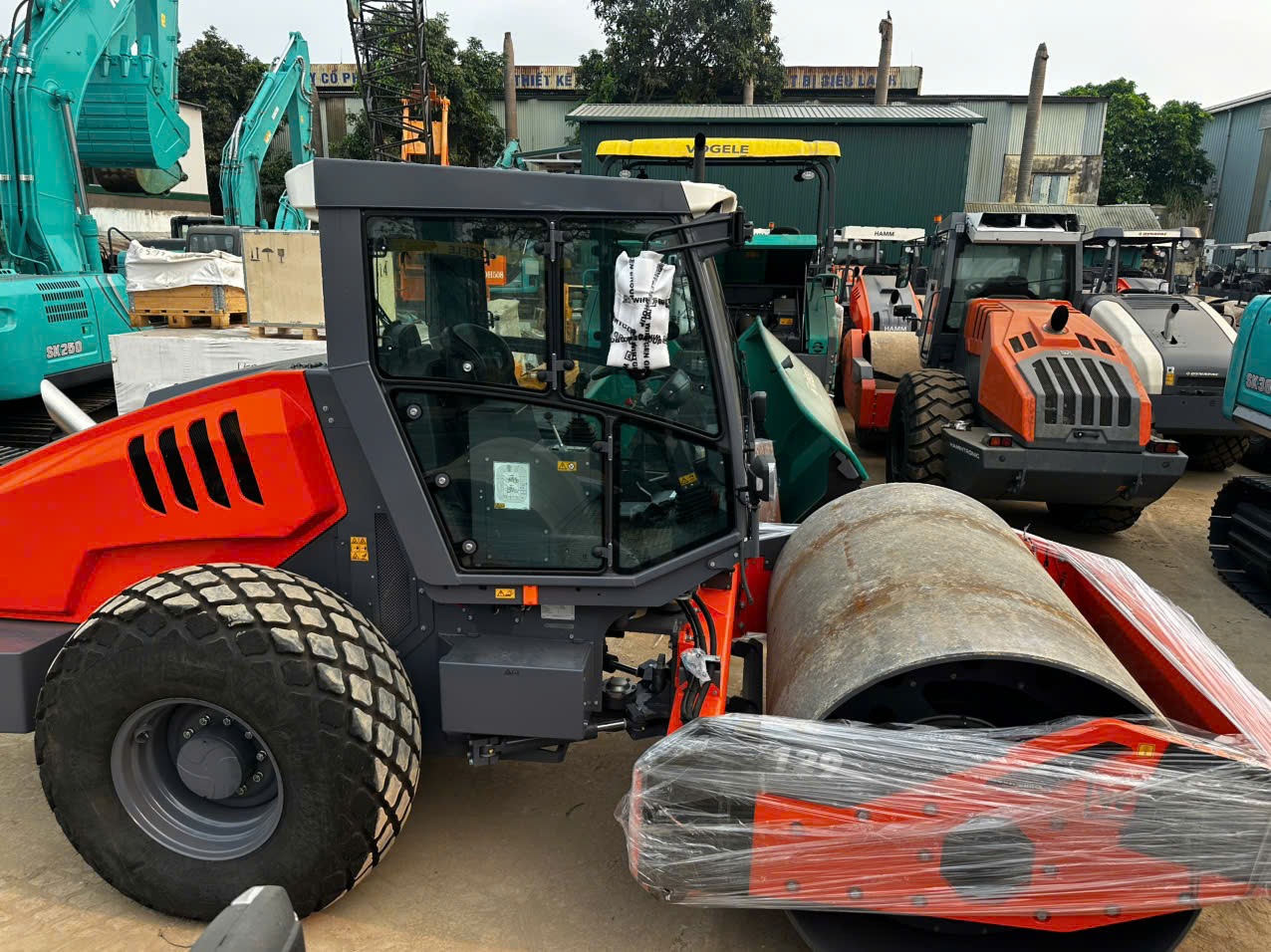 Giá xe lu mới HAMM HC119 HC129 năm 2026