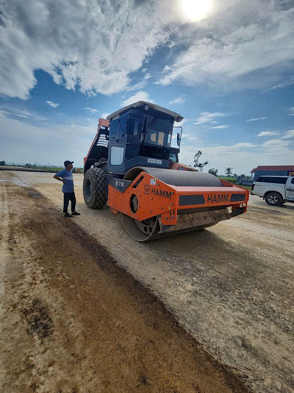 HAMM HC119 lu rung nền đường cao tốc