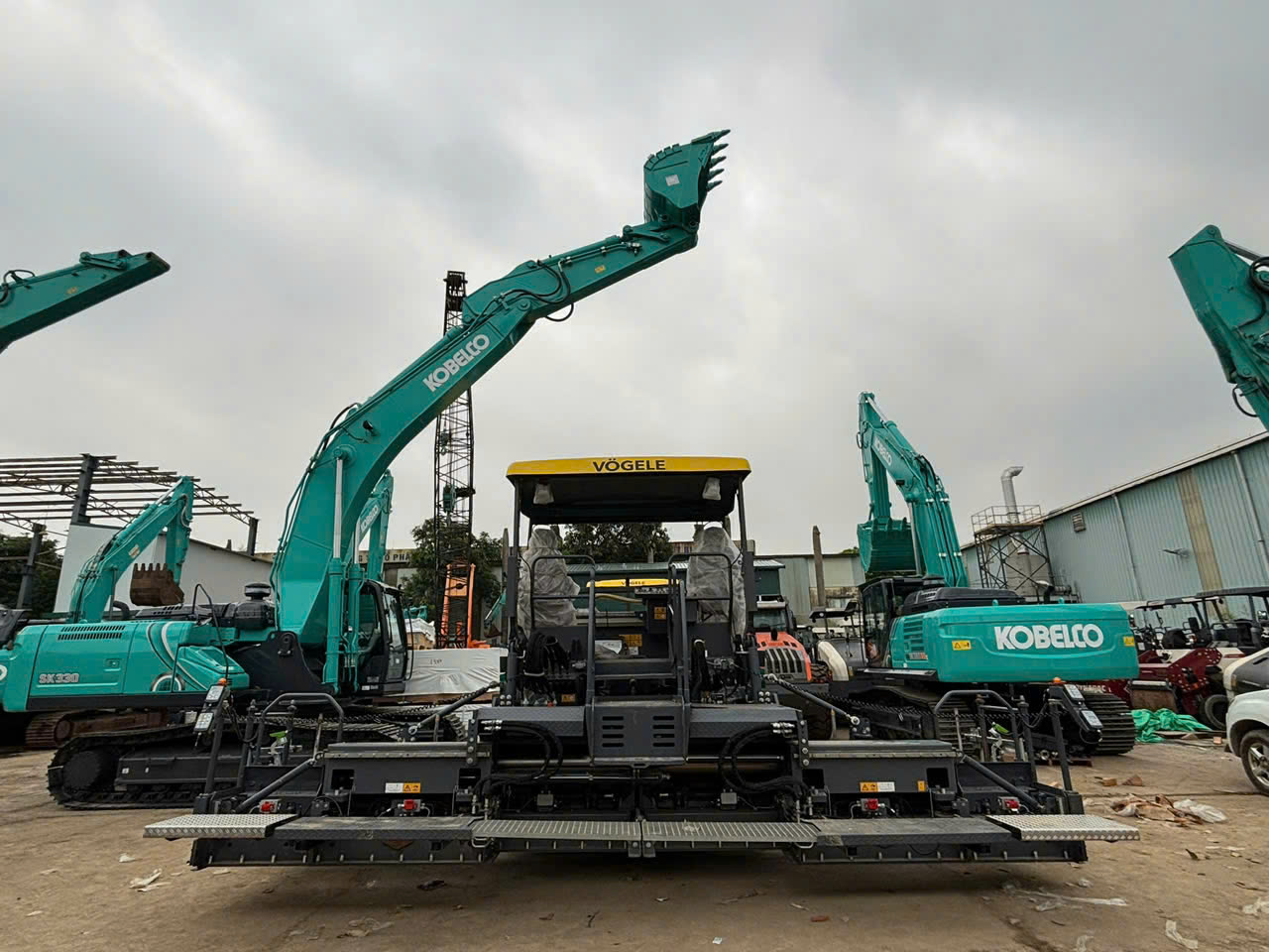 máy rải thảm Vögele SUPER 1400 và bàn đầm